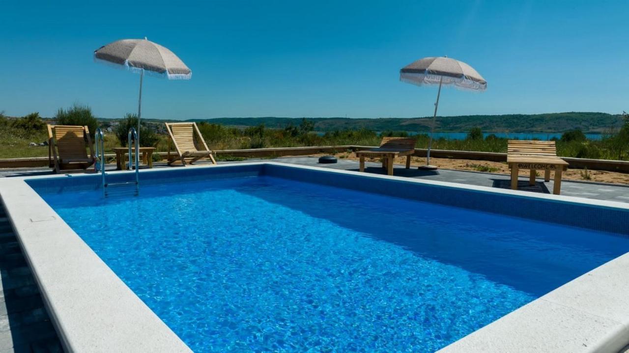 Family Friendly Apartments With A Swimming Pool Rtina - Stosici, Zadar - 21450 Bagian luar foto