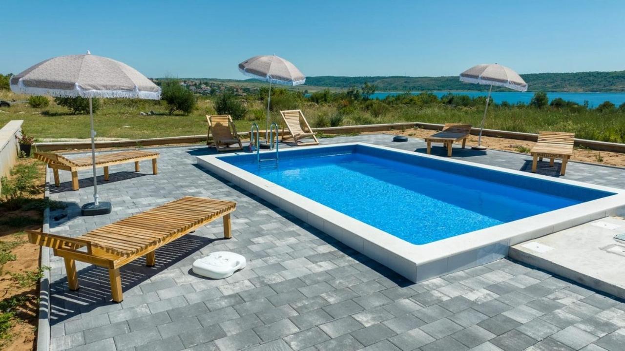 Family Friendly Apartments With A Swimming Pool Rtina - Stosici, Zadar - 21450 Bagian luar foto